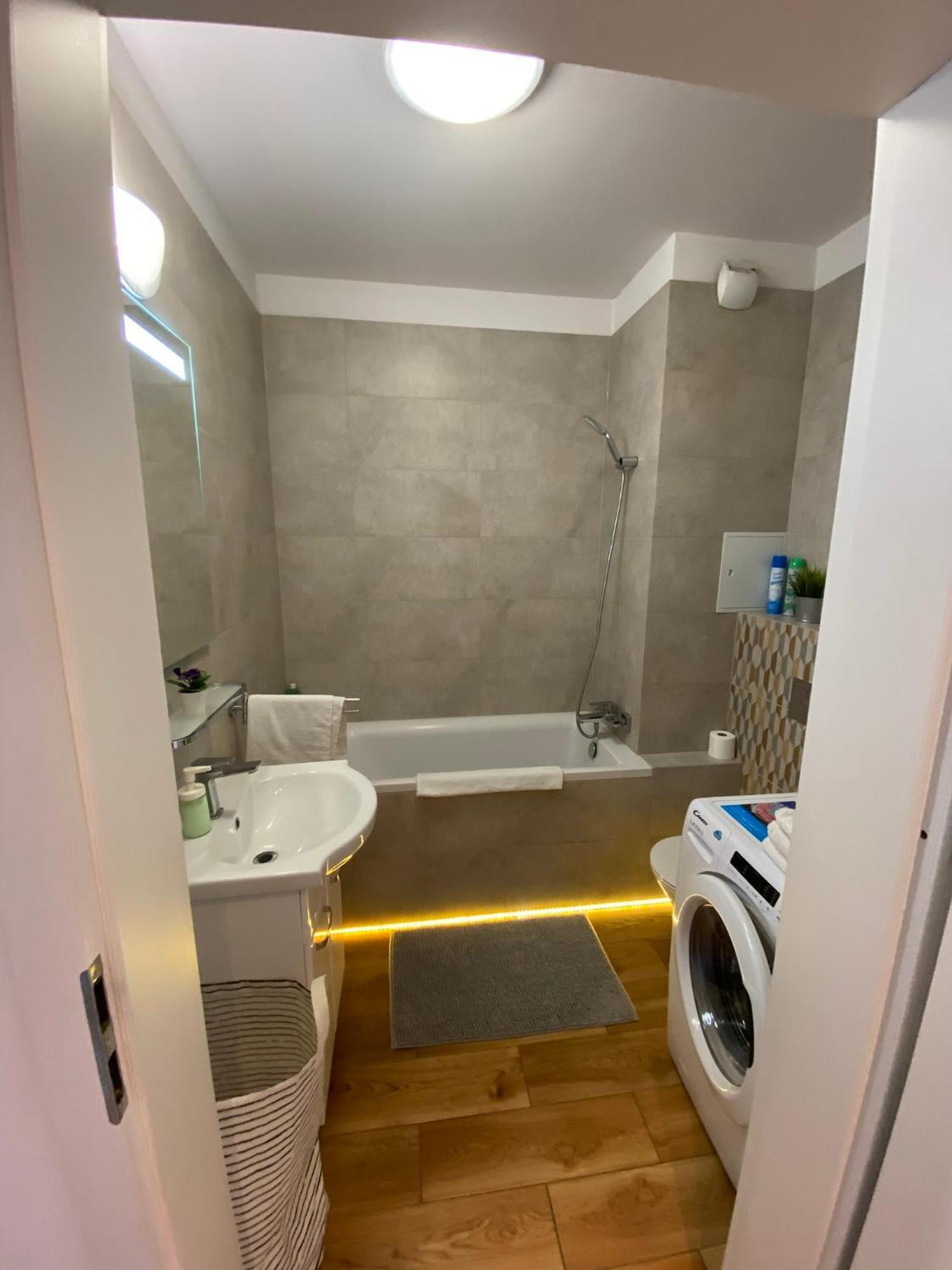 Apartament, Free Parking, Blisko Rynek-Dworzec Pkp-Pks, Sklepy Βρότσλαβ Εξωτερικό φωτογραφία